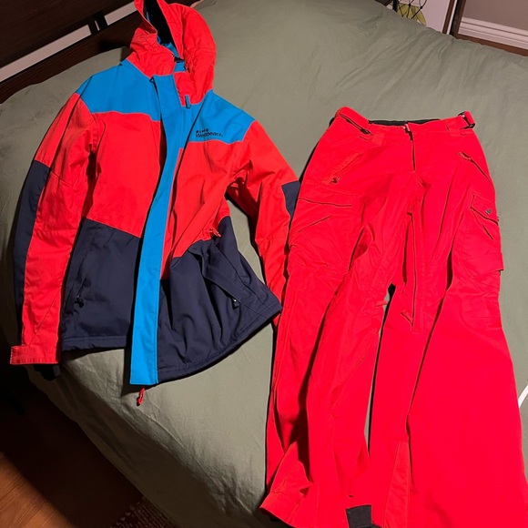 Westbeach ski jacket and pants - Picture 2 of 3